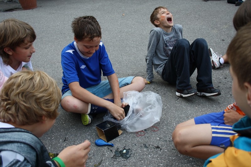 Village Camps International Summer Camp Leysin, Switzerland 2025-08-09 https://www.villagecamps.com/journals_admin/images/685-34-pet zoo (105).jpg